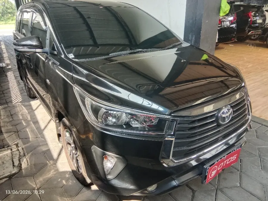 Foto Mobil Bekas Kanan Depan Toyota Kijang Innova 2.0 G tahun 2021