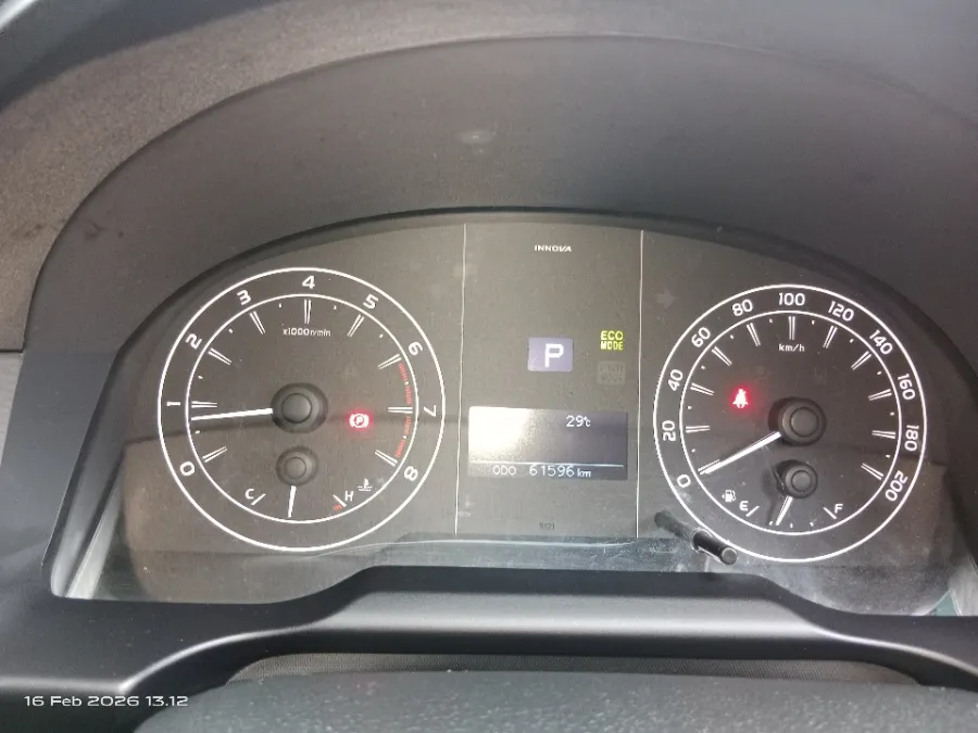 Foto Mobil Bekas Odometer Toyota Kijang Innova 2.0 G tahun 2021
