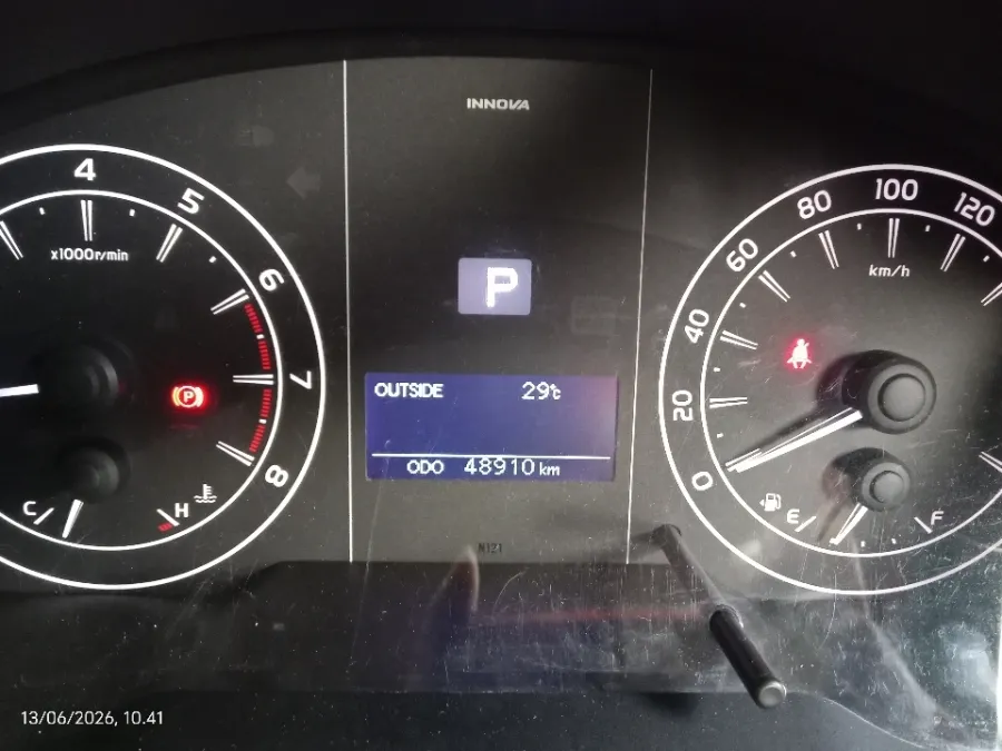 Foto Mobil Bekas Odometer Toyota Kijang Innova 2.0 G tahun 2021