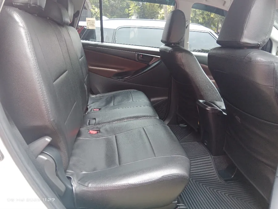 Foto Mobil Bekas Kabin Belakang Toyota Kijang Innova 2.0 G tahun 2022