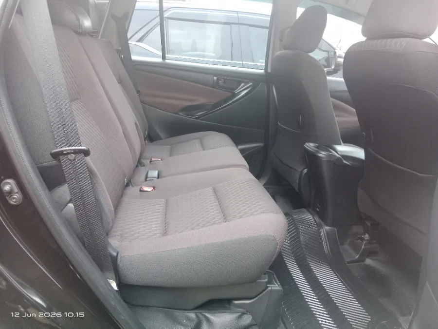 Foto Mobil Bekas Kabin Belakang Toyota Kijang Innova 2.0 G tahun 2022