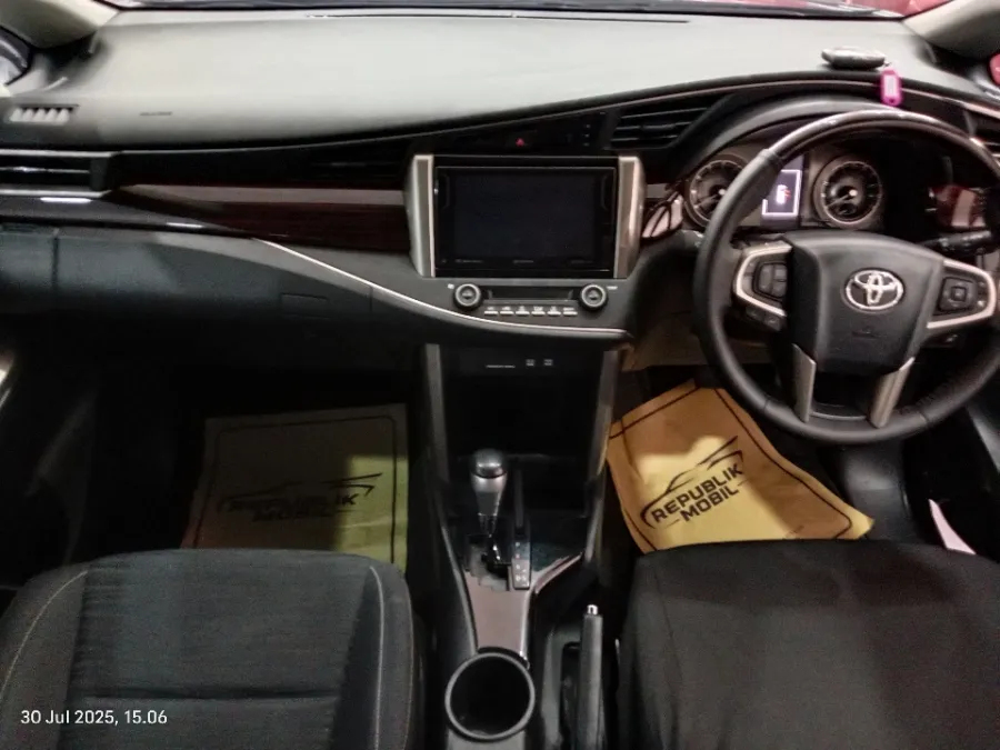 Foto Mobil Bekas Dashboard Toyota Kijang Innova 2.0 Q tahun 2018