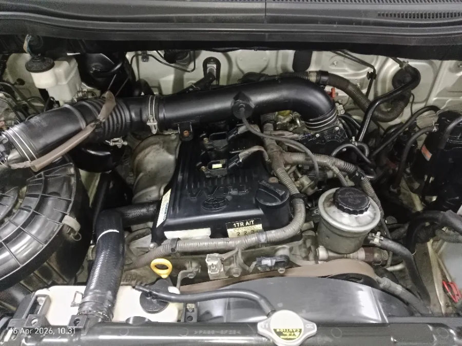 Foto Mobil Bekas Mesin Toyota Kijang Innova 2.0 V tahun 2010