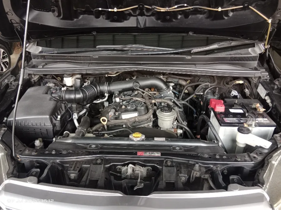 Foto Mobil Bekas Mesin Toyota Kijang Innova 2.0 V tahun 2016