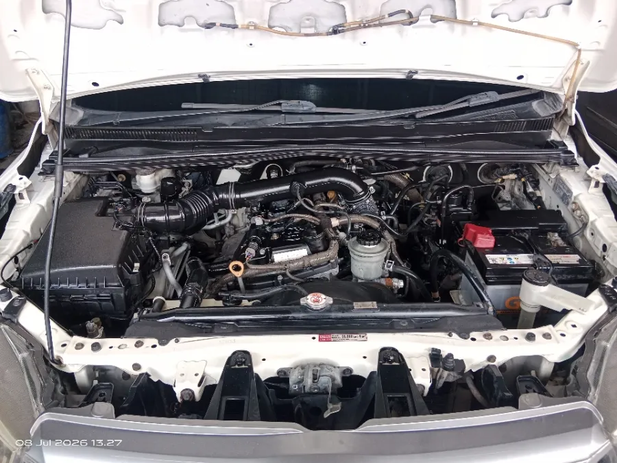 Foto Mobil Bekas Mesin Toyota Kijang Innova 2.0 V tahun 2016