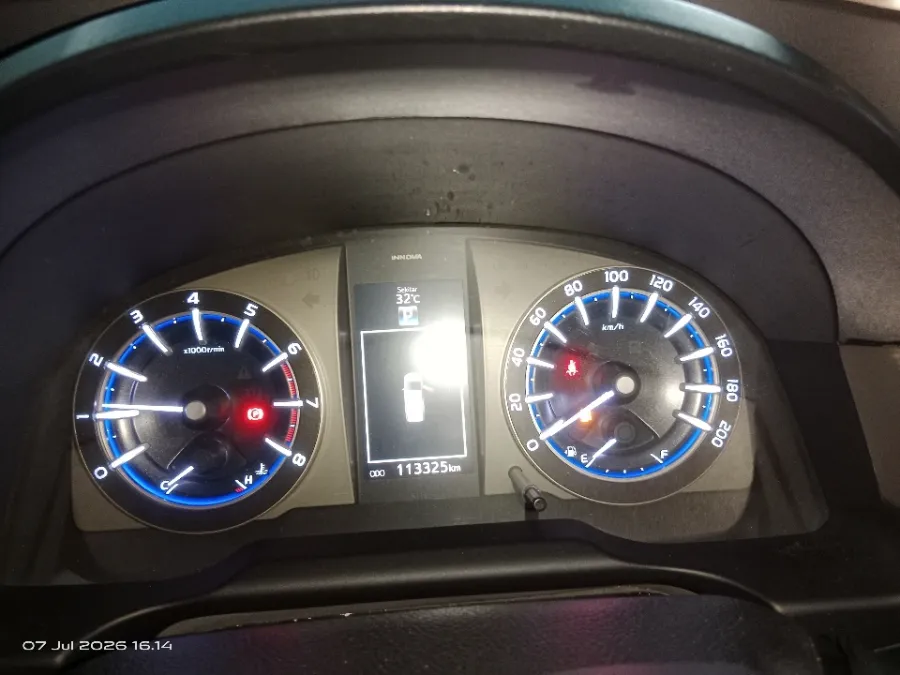 Foto Mobil Bekas Odometer Toyota Kijang Innova 2.0 V tahun 2016