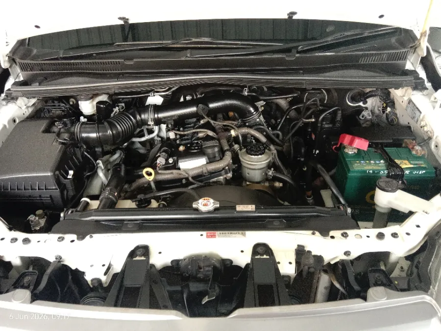 Foto Mobil Bekas Mesin Toyota Kijang Innova 2.0 V tahun 2017