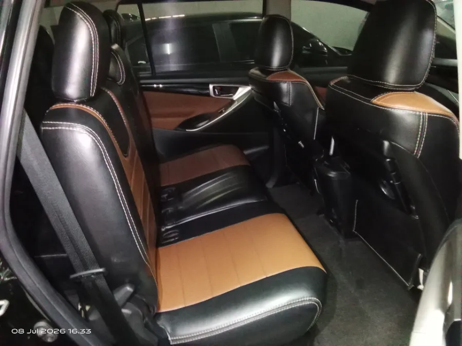 Foto Mobil Bekas Kabin Belakang Toyota Kijang Innova 2.0 V tahun 2019