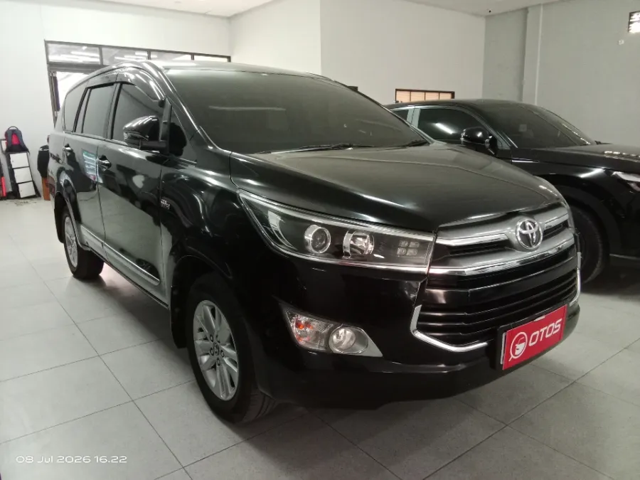 Foto Mobil Bekas Kanan Depan Toyota Kijang Innova 2.0 V tahun 2019