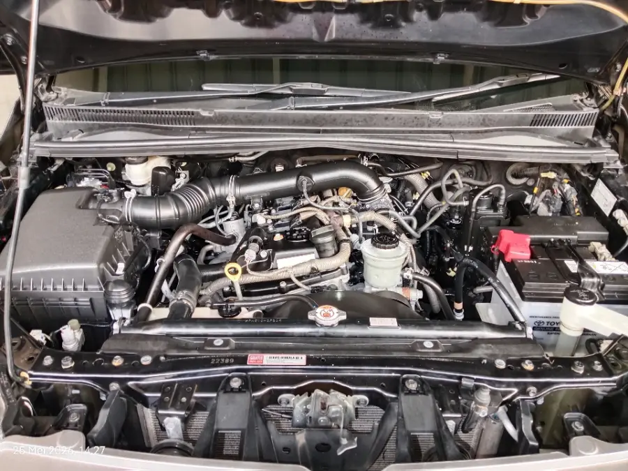 Foto Mobil Bekas Mesin Toyota Kijang Innova 2.0 V tahun 2019