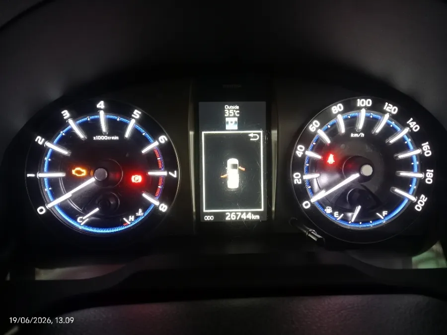 Foto Mobil Bekas Odometer Toyota Kijang Innova 2.0 V tahun 2019