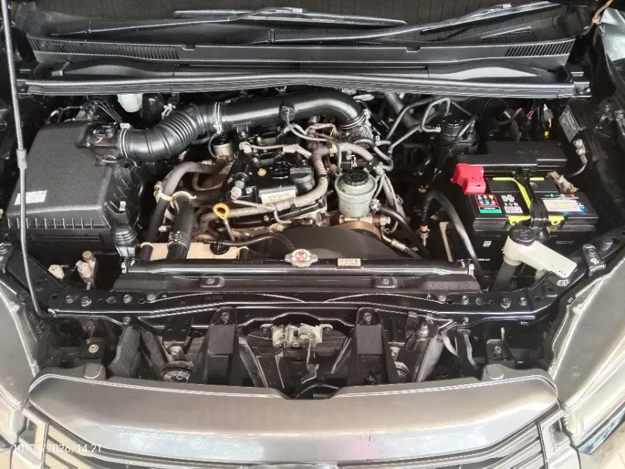 Foto Mobil Bekas Mesin Toyota Kijang Innova 2.0 V tahun 2021