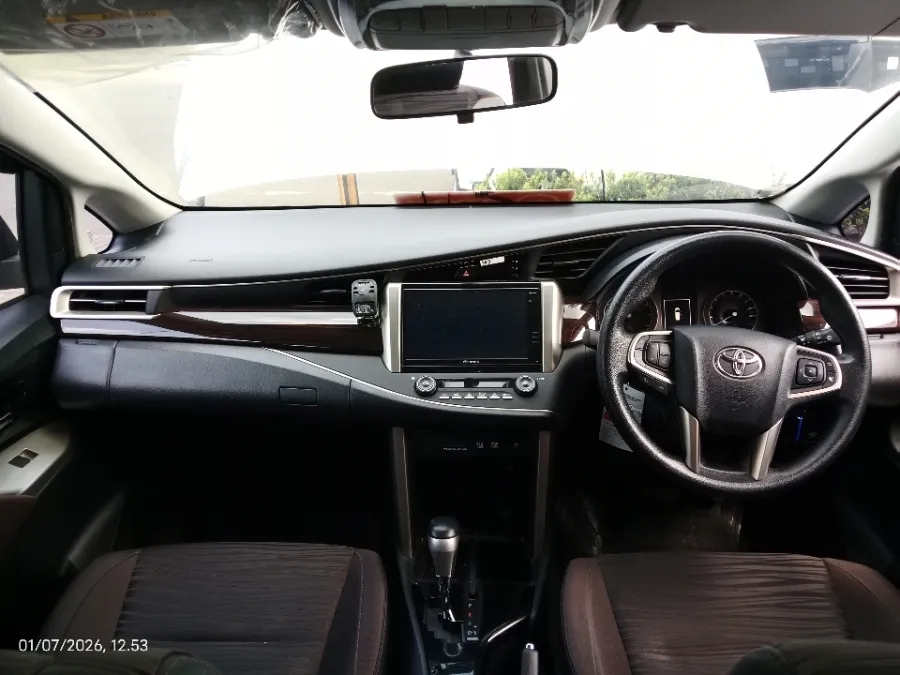Foto Mobil Bekas Dashboard Toyota Kijang Innova 2.0 V tahun 2022