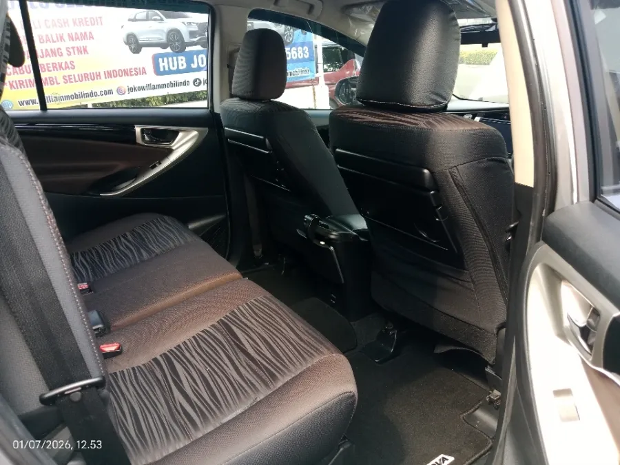 Foto Mobil Bekas Kabin Belakang Toyota Kijang Innova 2.0 V tahun 2022