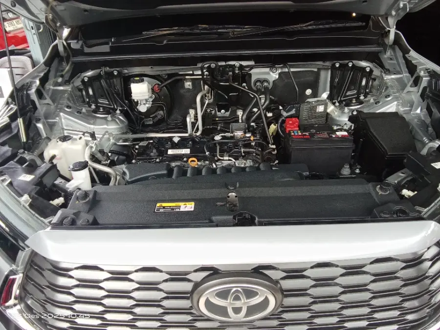 Foto Mobil Bekas Mesin Toyota Kijang Innova 2.0 V tahun 2022