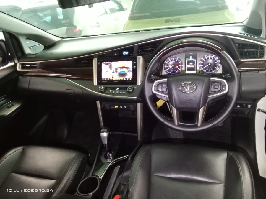 Foto Mobil Bekas Dashboard Toyota Kijang Innova 2.0 Venturer tahun 2019