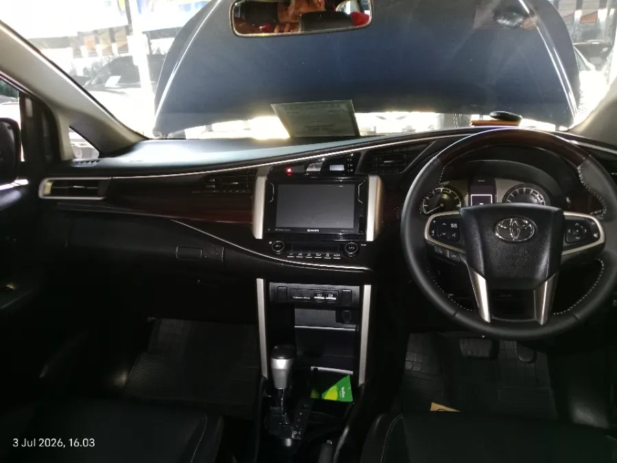 Foto Mobil Bekas Dashboard Toyota Kijang Innova 2.0 Venturer tahun 2019