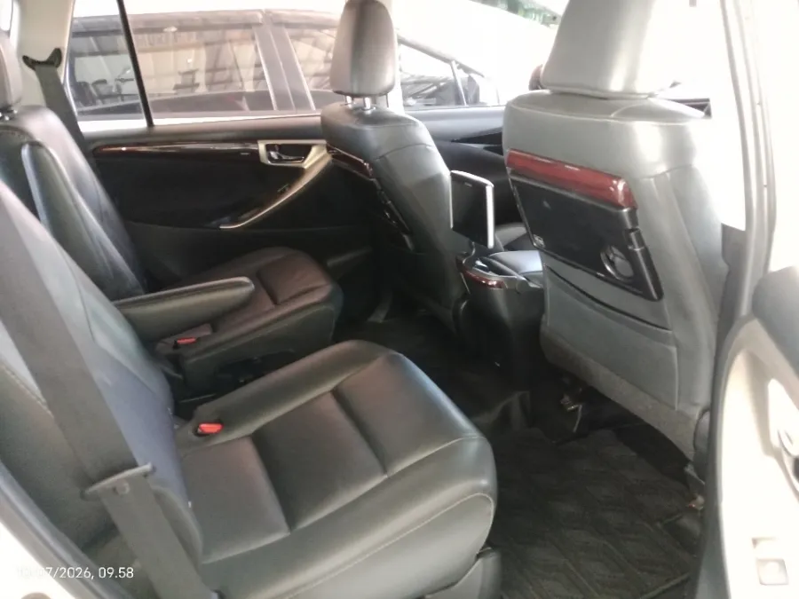 Foto Mobil Bekas Kabin Belakang Toyota Kijang Innova 2.0 Venturer tahun 2019