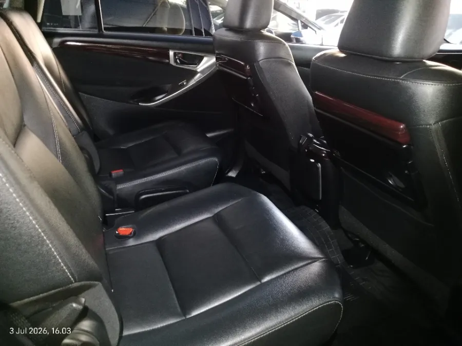 Foto Mobil Bekas Kabin Belakang Toyota Kijang Innova 2.0 Venturer tahun 2019