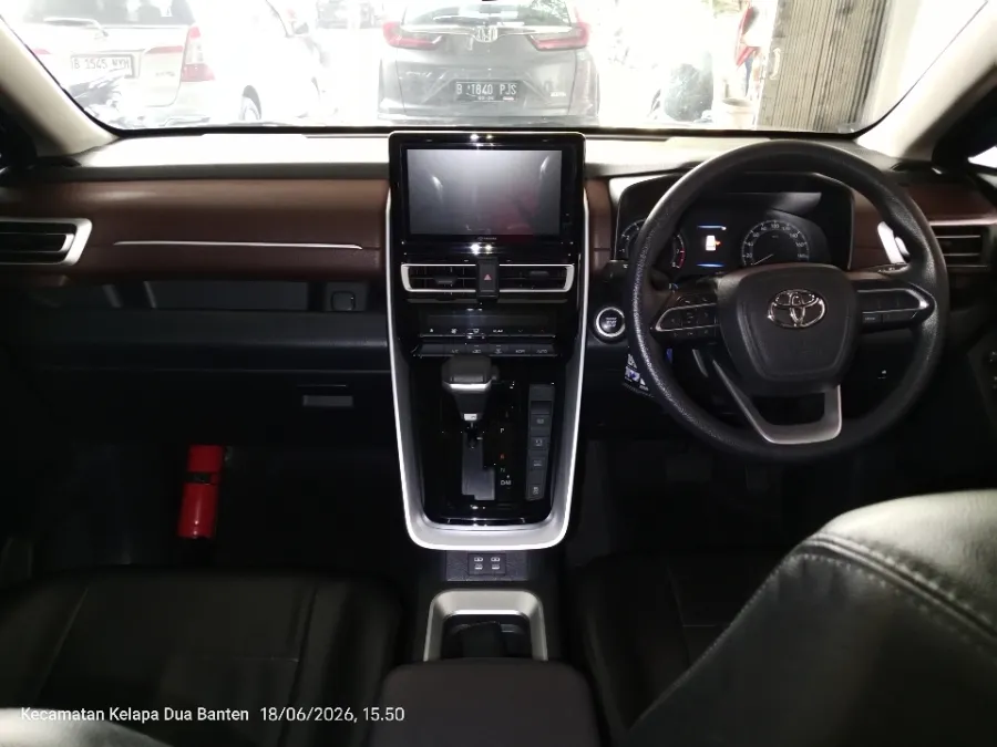 Foto Mobil Bekas Dashboard Toyota Kijang Innova 2.0 Zenix G CVT tahun 2023