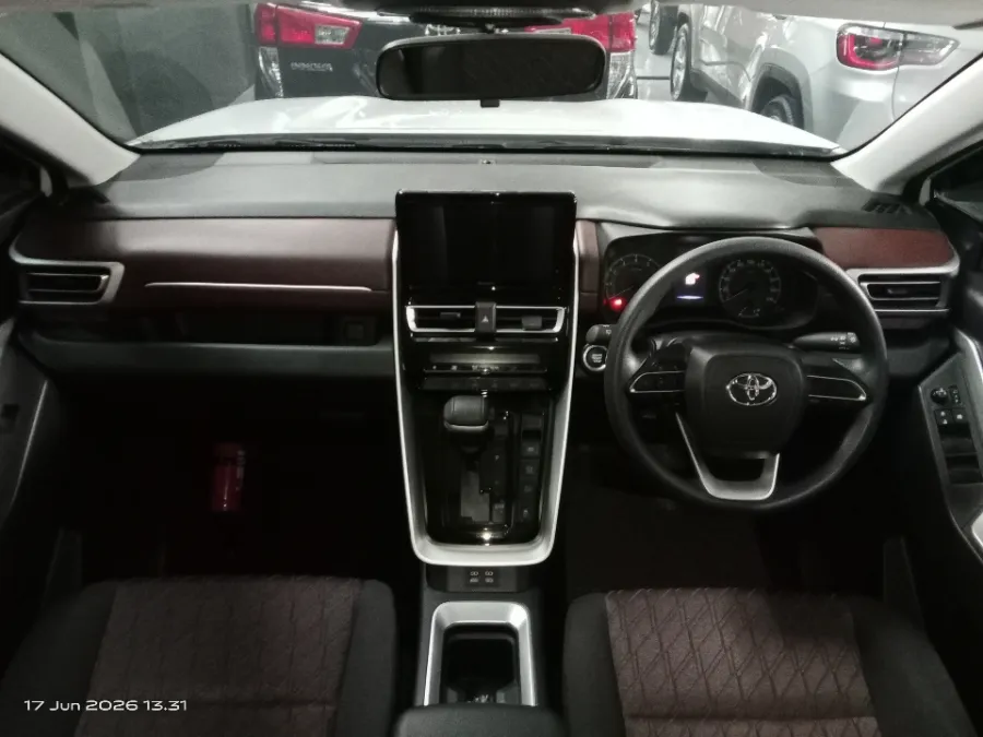 Foto Mobil Bekas Dashboard Toyota Kijang Innova 2.0 Zenix G CVT tahun 2025