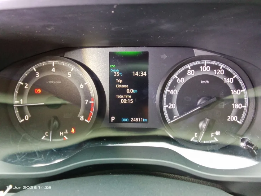 Foto Mobil Bekas Odometer Toyota Kijang Innova 2.0 Zenix G CVT tahun 2025