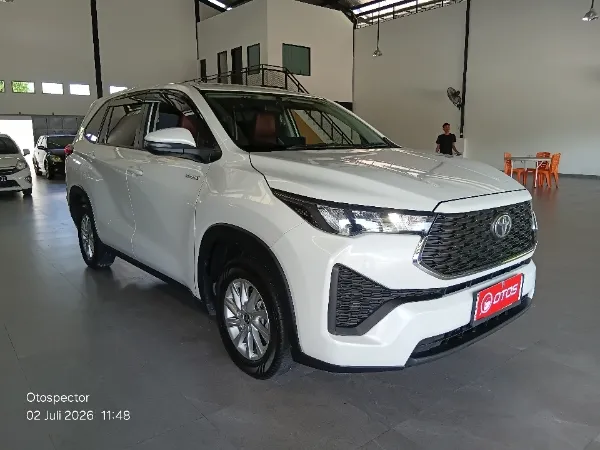 2022 Toyota Kijang Innova 2.0 Zenix G HV CVT - Foto 1 dari 6