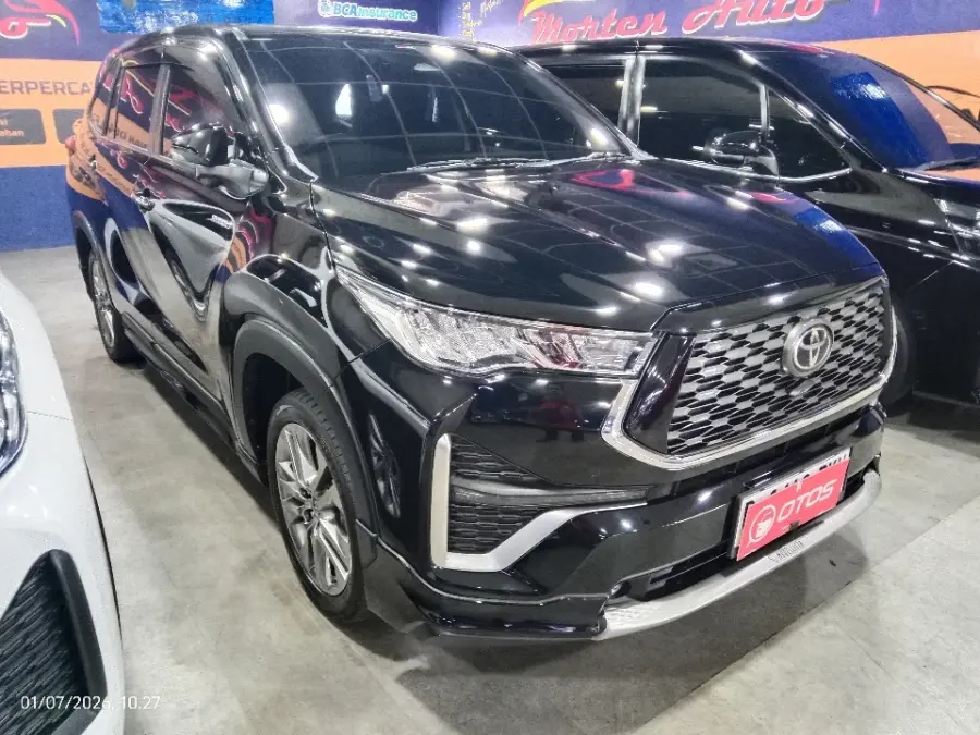 Foto Mobil Bekas Kanan Depan Toyota Kijang Innova 2.0 Zenix Q HV CVT TSS tahun 2022