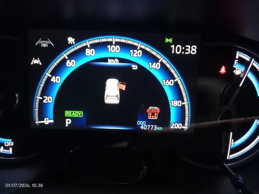 Foto Mobil Bekas Odometer Toyota Kijang Innova 2.0 Zenix Q HV CVT TSS tahun 2022