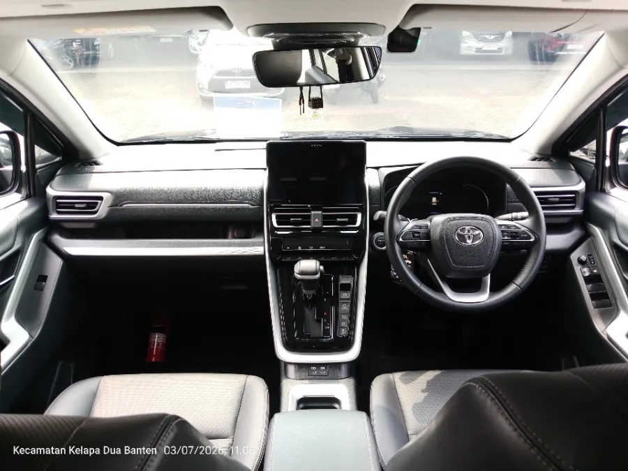 Foto Mobil Bekas Dashboard Toyota Kijang Innova 2.0 Zenix Q HV CVT TSS tahun 2023