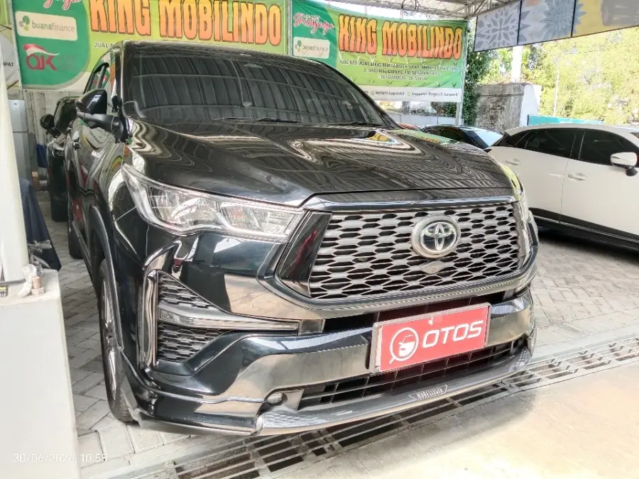 Foto Mobil Bekas Kanan Depan Toyota Kijang Innova 2.0 Zenix Q HV CVT TSS tahun 2023