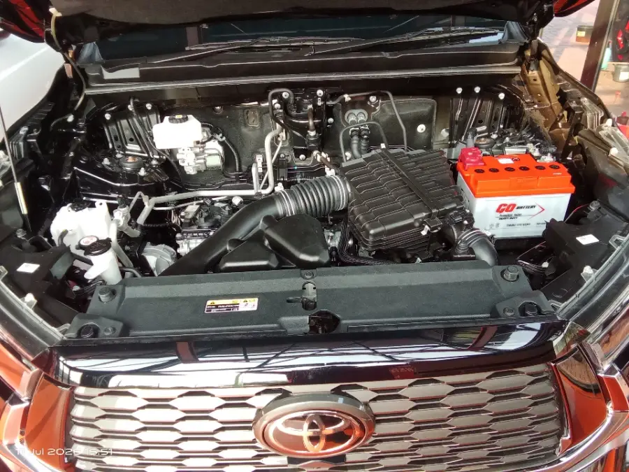 Foto Mobil Bekas Mesin Toyota Kijang Innova 2.0 Zenix Q HV CVT TSS tahun 2023