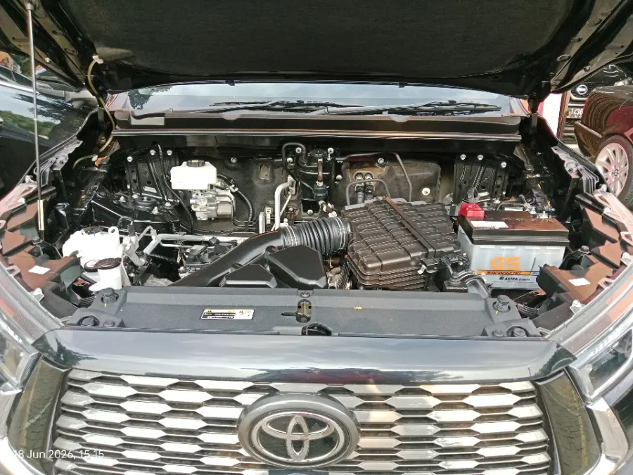 Foto Mobil Bekas Mesin Toyota Kijang Innova 2.0 Zenix Q HV CVT TSS tahun 2023