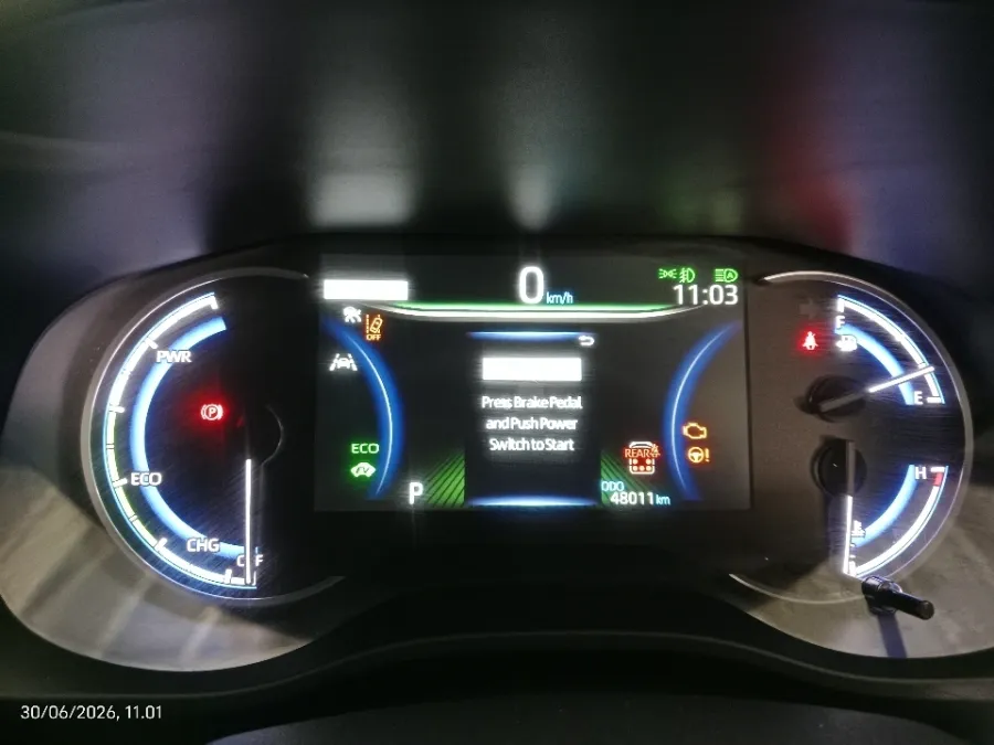 Foto Mobil Bekas Odometer Toyota Kijang Innova 2.0 Zenix Q HV CVT TSS tahun 2023