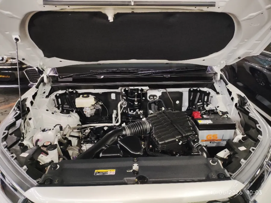 Foto Mobil Bekas Mesin Toyota Kijang Innova 2.0 Zenix Q HV CVT TSS tahun 2025