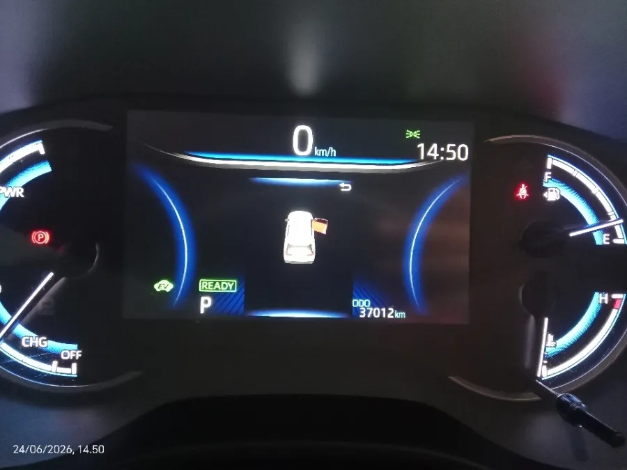 Foto Mobil Bekas Odometer Toyota Kijang Innova 2.0 Zenix Q HV CVT TSS Modellista tahun 2024