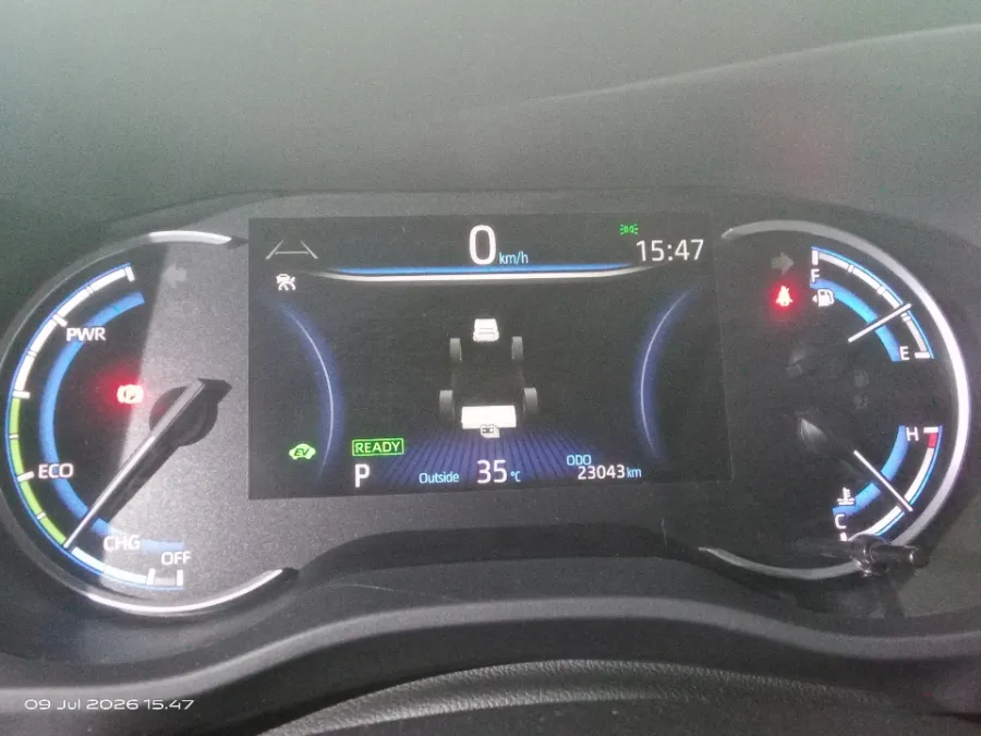 Foto Mobil Bekas Odometer Toyota Kijang Innova 2.0 Zenix Q HV CVT TSS Modellista tahun 2024