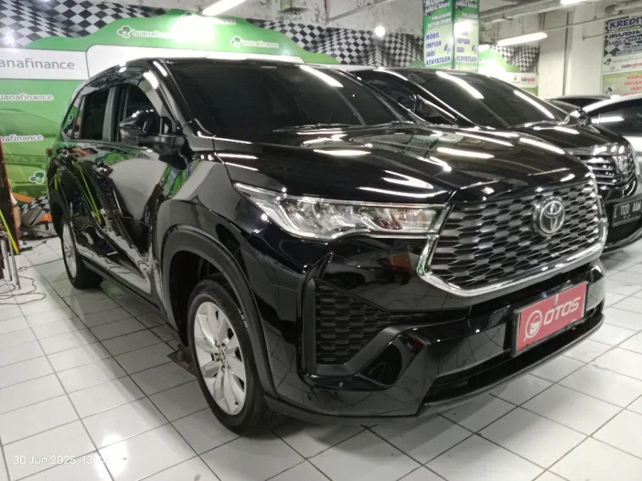 Foto Mobil Bekas Kanan Depan Toyota Kijang Innova 2.0 Zenix V CVT tahun 2022