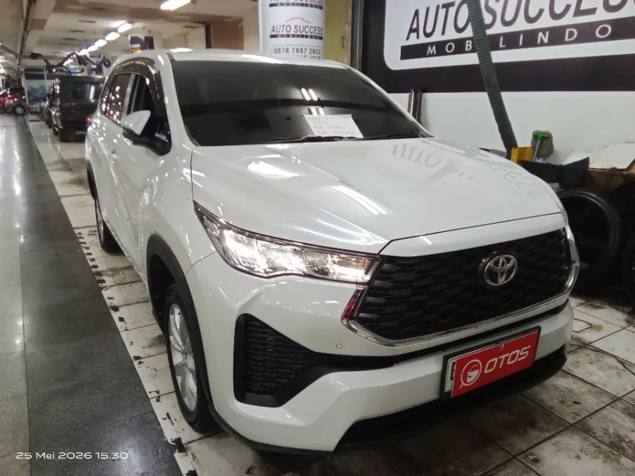 Foto Mobil Bekas Kanan Depan Toyota Kijang Innova 2.0 Zenix V CVT tahun 2022