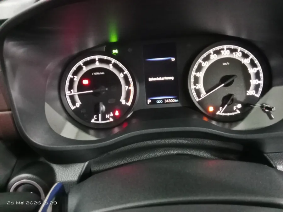 Foto Mobil Bekas Odometer Toyota Kijang Innova 2.0 Zenix V CVT tahun 2022