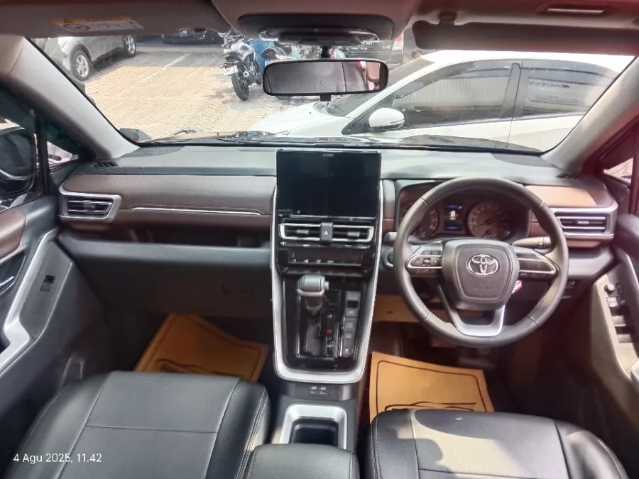 Foto Mobil Bekas Dashboard Toyota Kijang Innova 2.0 Zenix V CVT tahun 2023