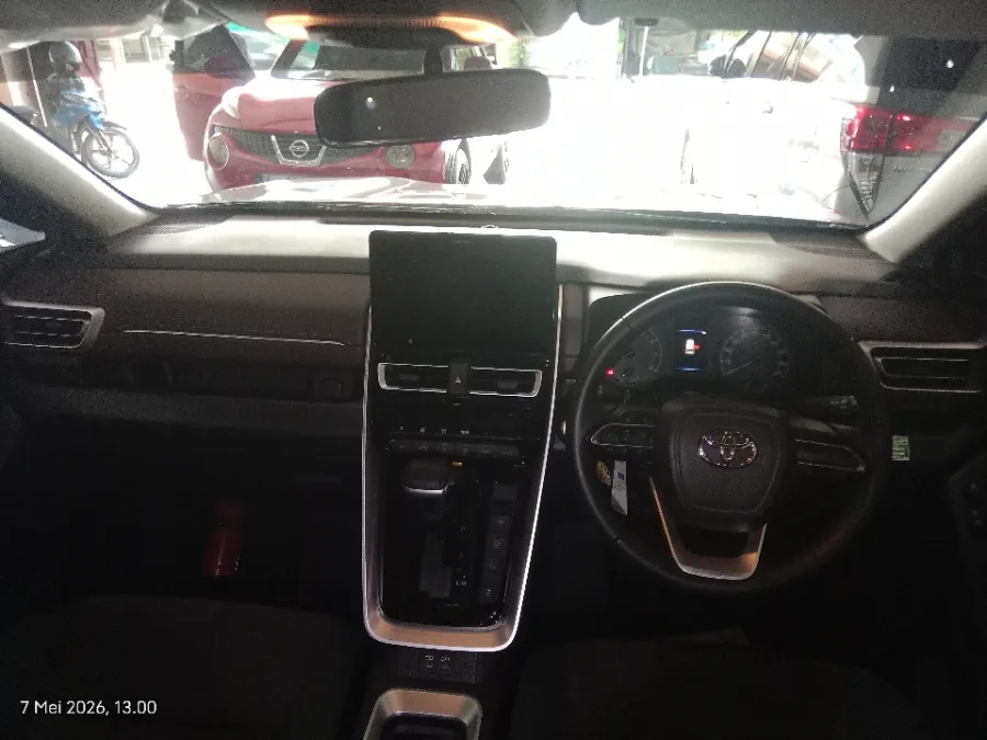 Foto Mobil Bekas Dashboard Toyota Kijang Innova 2.0 Zenix V CVT tahun 2023