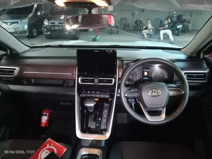 Foto Mobil Bekas Dashboard Toyota Kijang Innova 2.0 Zenix V CVT tahun 2023