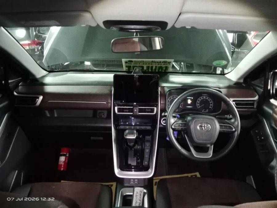 Foto Mobil Bekas Dashboard Toyota Kijang Innova 2.0 Zenix V CVT tahun 2023