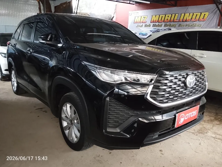 Foto Mobil Bekas Kanan Depan Toyota Kijang Innova 2.0 Zenix V CVT tahun 2023