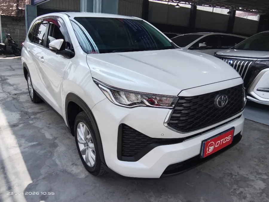 Foto Mobil Bekas Kanan Depan Toyota Kijang Innova 2.0 Zenix V CVT tahun 2023