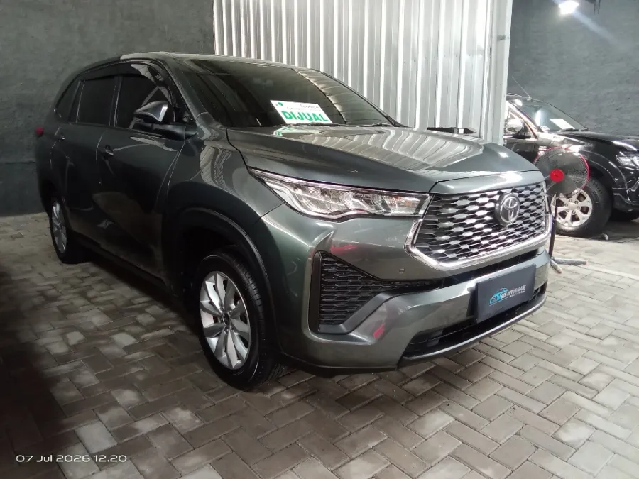 Foto Mobil Bekas Kanan Depan Toyota Kijang Innova 2.0 Zenix V CVT tahun 2023