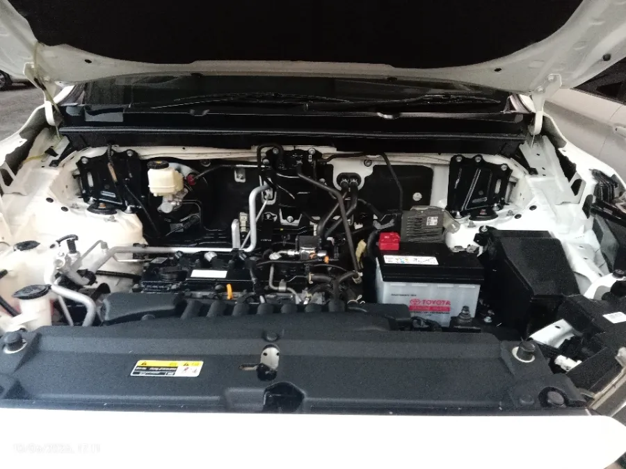 Foto Mobil Bekas Mesin Toyota Kijang Innova 2.0 Zenix V CVT tahun 2023