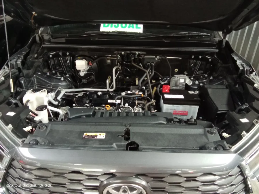 Foto Mobil Bekas Mesin Toyota Kijang Innova 2.0 Zenix V CVT tahun 2023