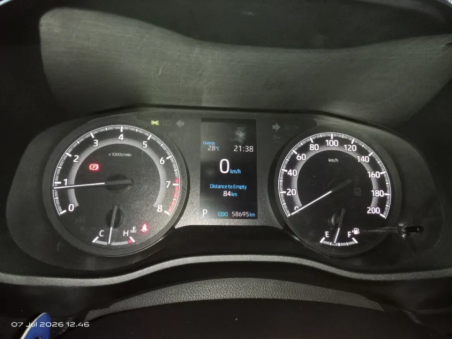 Foto Mobil Bekas Odometer Toyota Kijang Innova 2.0 Zenix V CVT tahun 2023